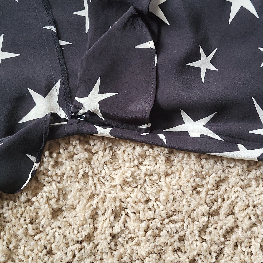 Women's dress - Picture 3 of 9